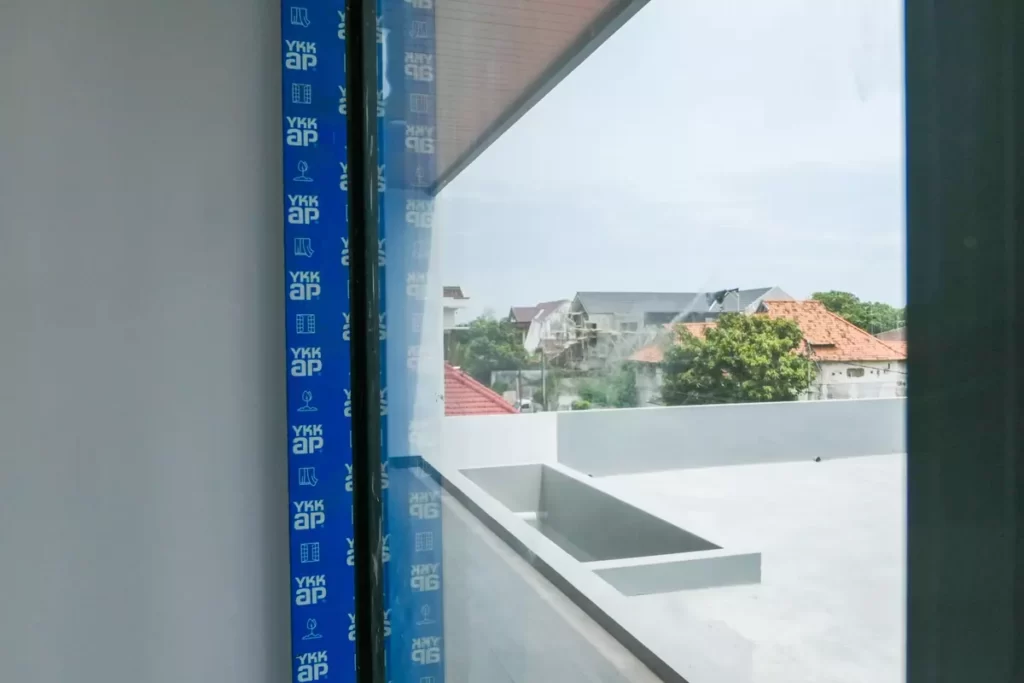 distributor aluminium ykk